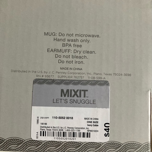 Gray Cable Knit Earmuffs Matching Travel Mug Cup Set - Picture 3 of 3